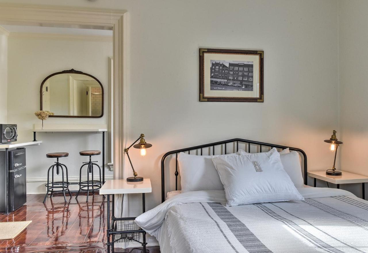 The Burrell House Hotel Keene Buitenkant foto