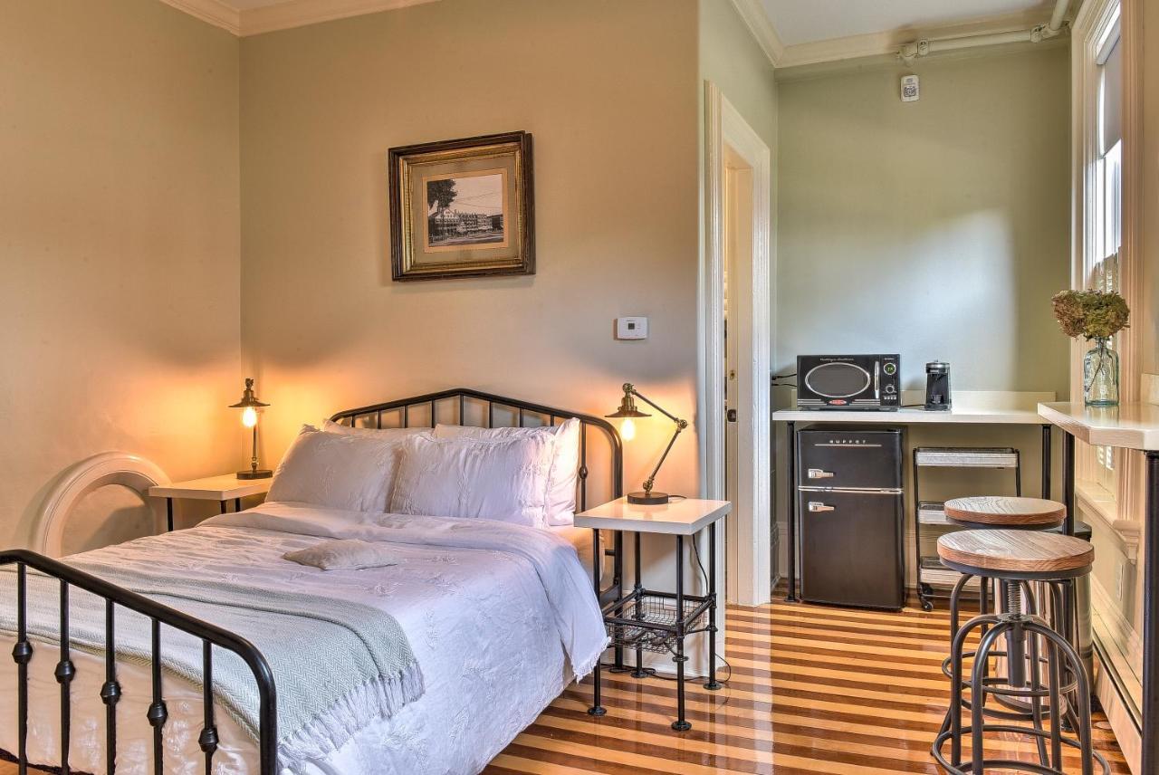 The Burrell House Hotel Keene Buitenkant foto